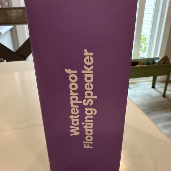 Brand New - Inflatable Donut Waterproof Floating Bluetooth Speaker - Picture 3 of 3